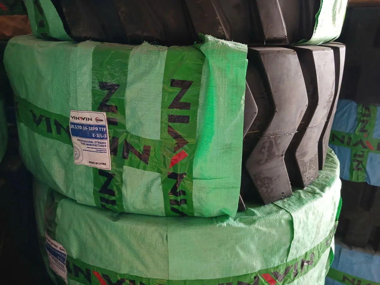 Lốp xúc lật 20.5/70-16/18PR E3 TT Vinwin
