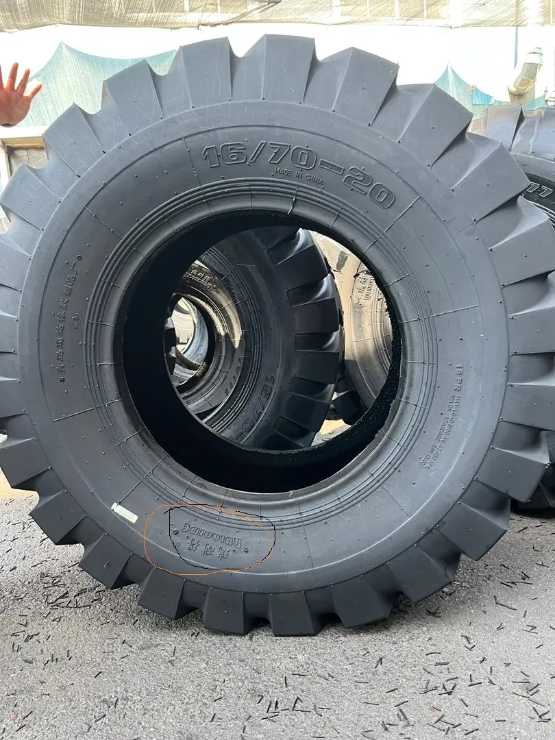 Lốp xúc lật 16/70-20 18PR Vinwin Lốp xúc lật 16/70-20 18PR Vinwin