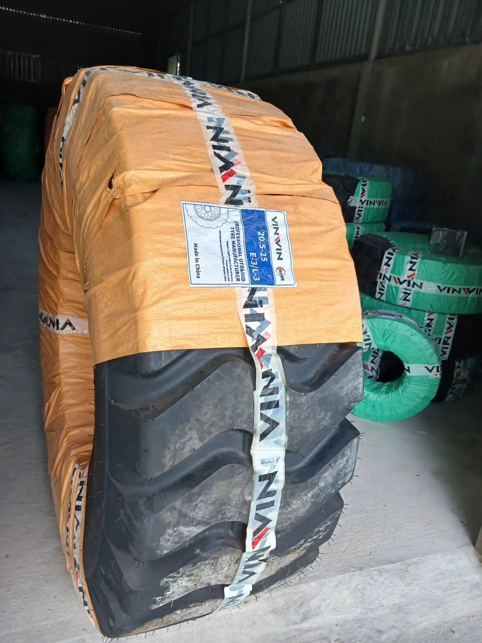 Lốp 20.5-25 24Pr Vinwin Lốp 20.5-25 24Pr Vinwin