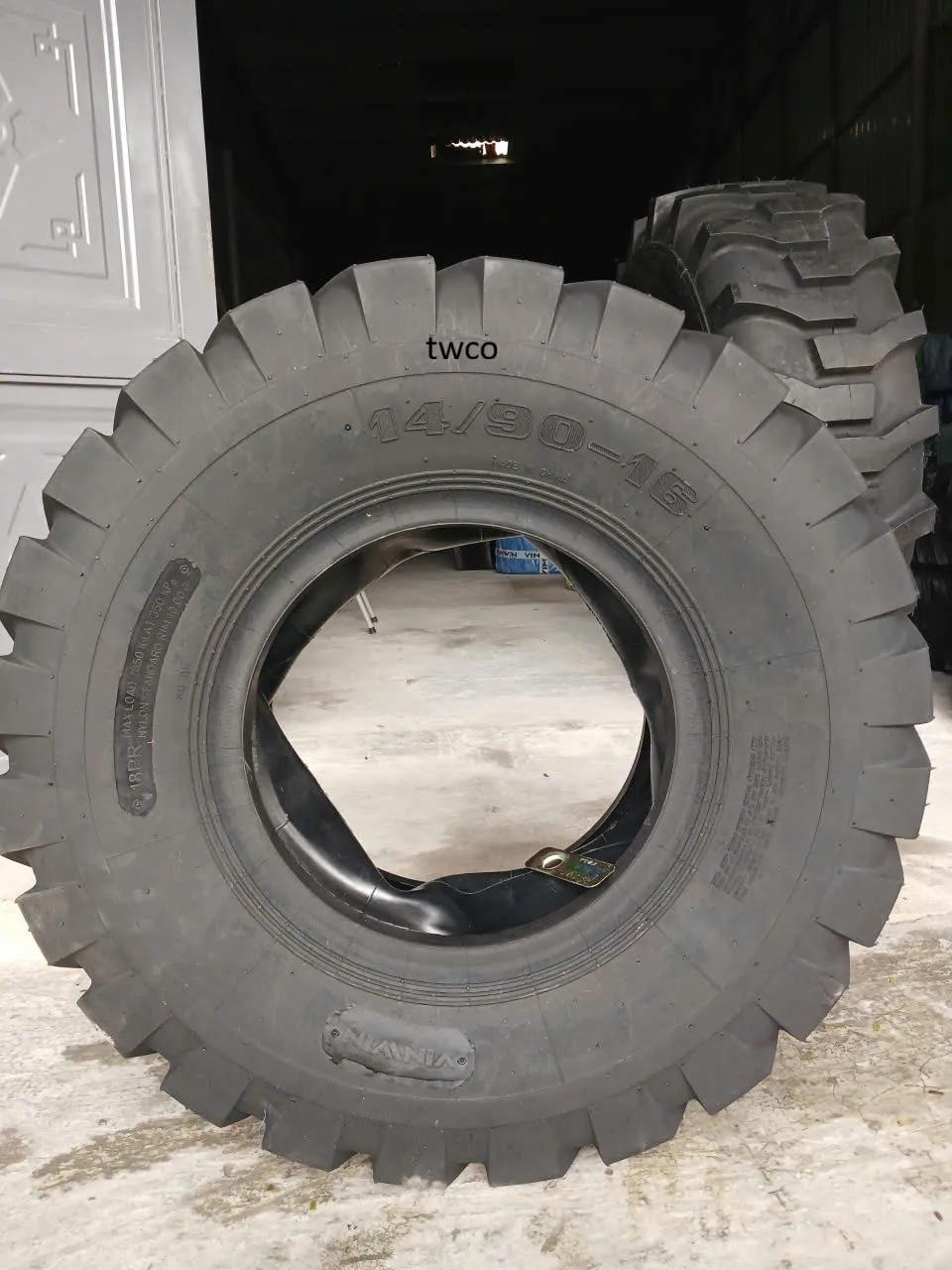 lốp xúc lật 8.25-16 14 Pr