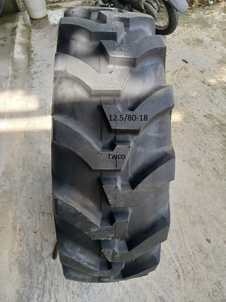 Lốp xúc lật 12.5/80-18 16PR Vinwin Lốp xúc lật 12.5/80-18 16PR Vinwin
