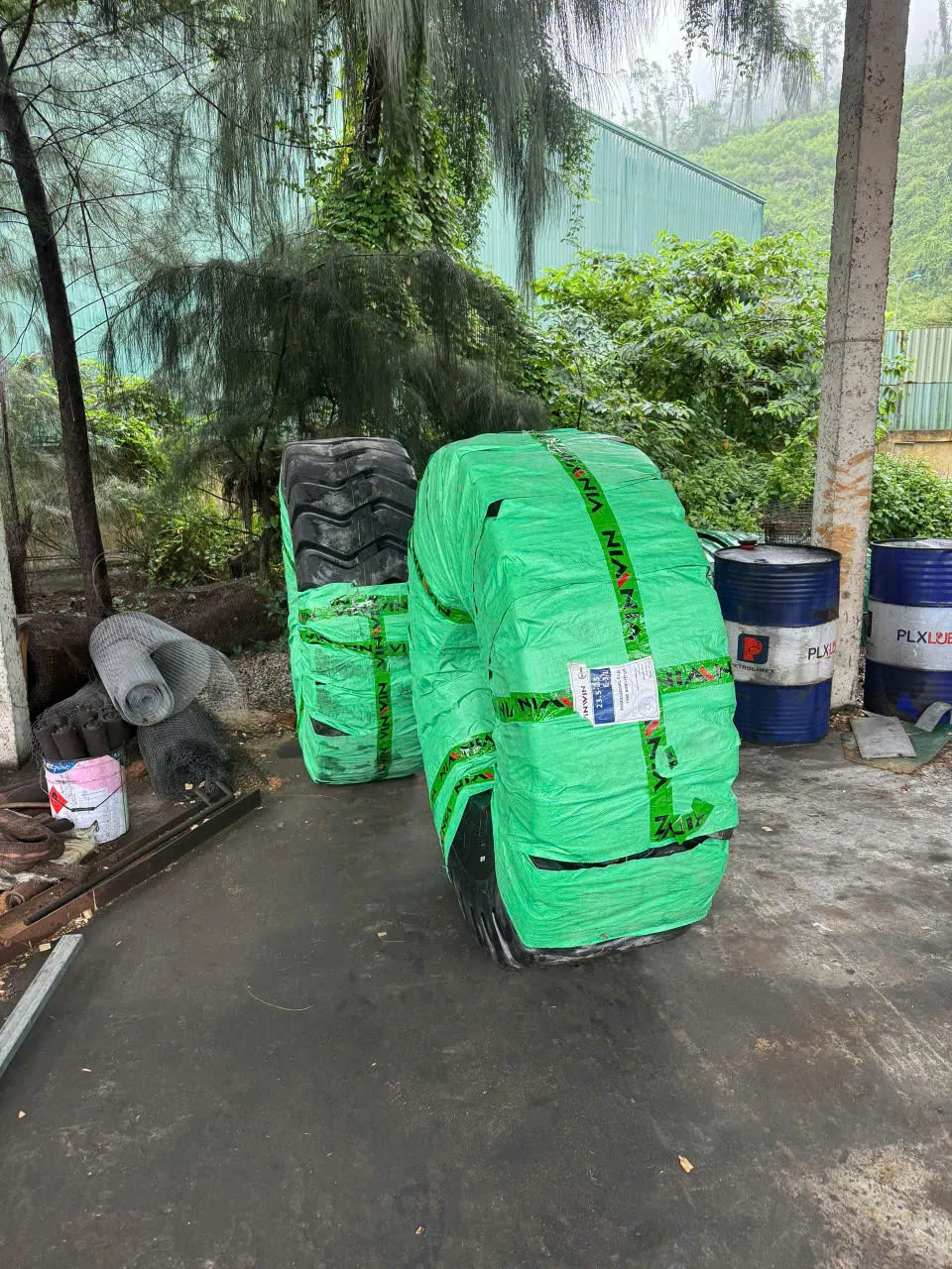Lốp xúc lật 23.5-25/28PR E3/L3 TT Vinwin